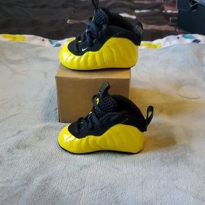 Yellow and black Foamposite